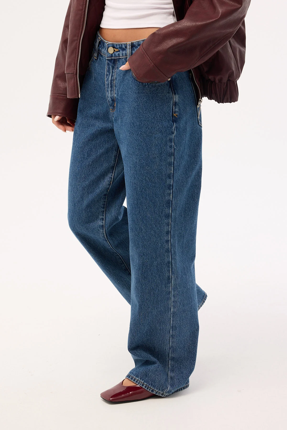 Abrand 95 Mid Rise Baggy Petite Jean Bella - Image 4