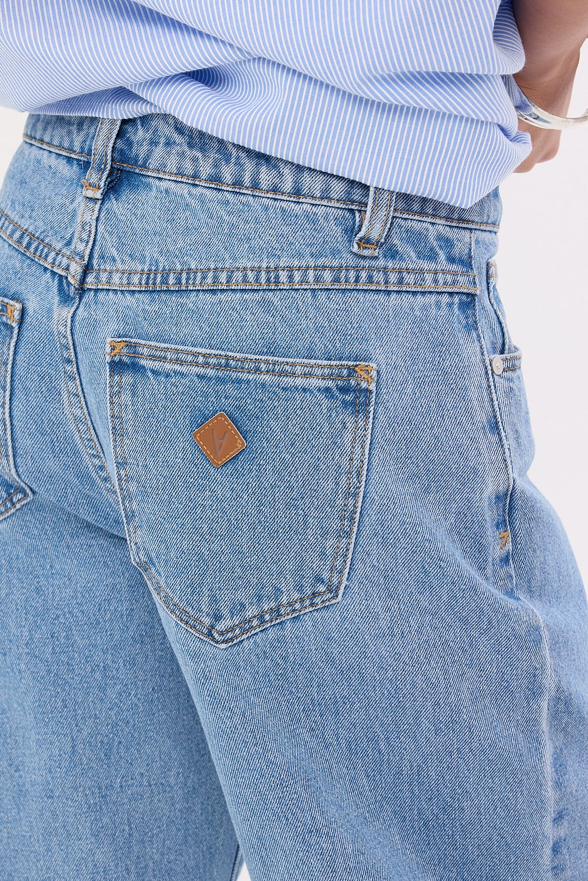 Abrand 95 Mid Rise Baggy Petite Jean Gigi - Image 6