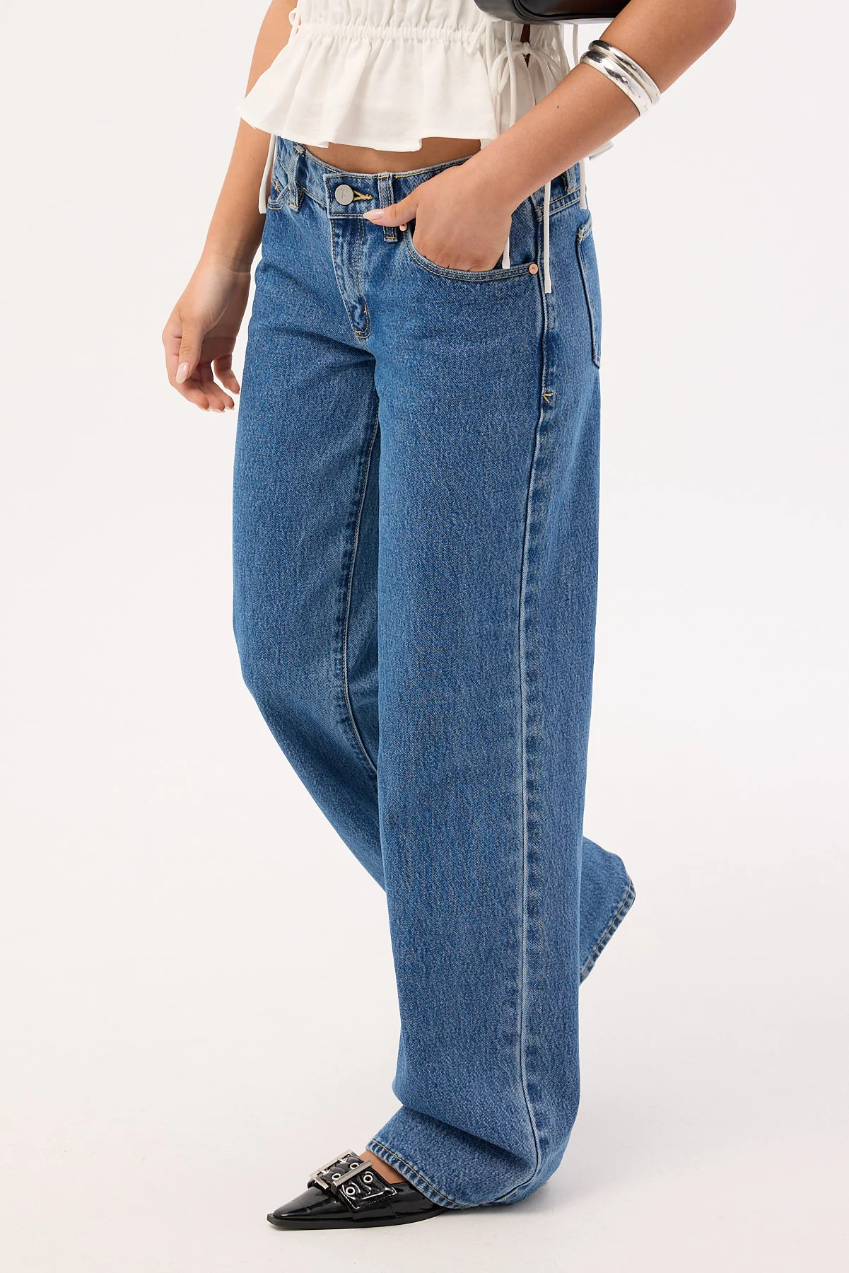 Abrand A 99 Low Rise Wide Jean Chantelle Organic - Image 4