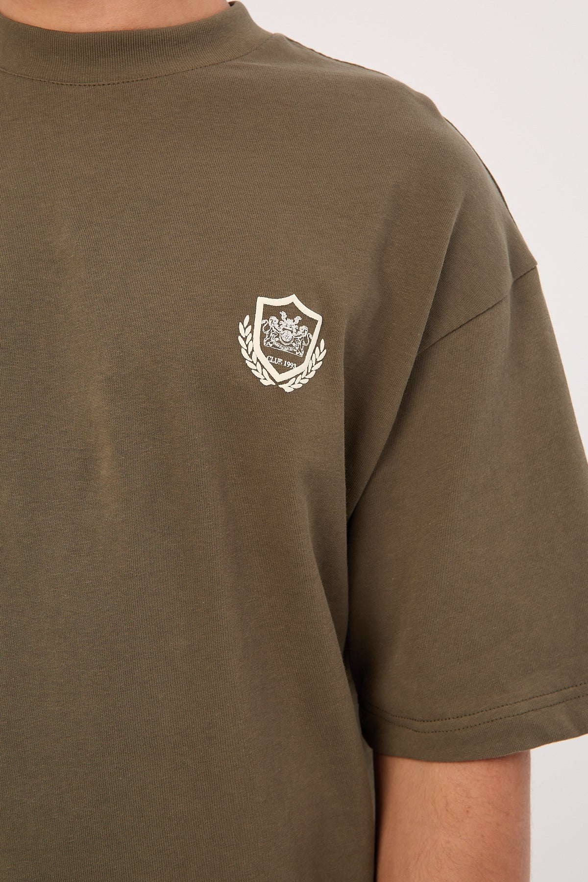 Common Need Hotel Heavyweight Easy Tee Deep Olive - Image 7