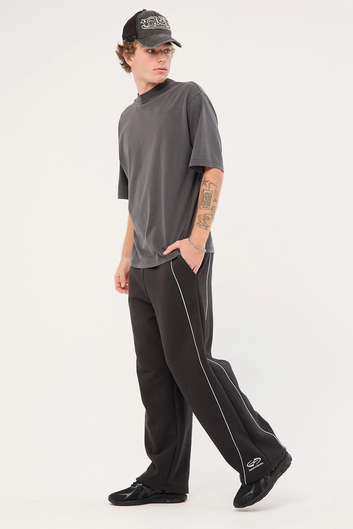 Neovision Oscillate Baggy Sweatpant Black - Image 3