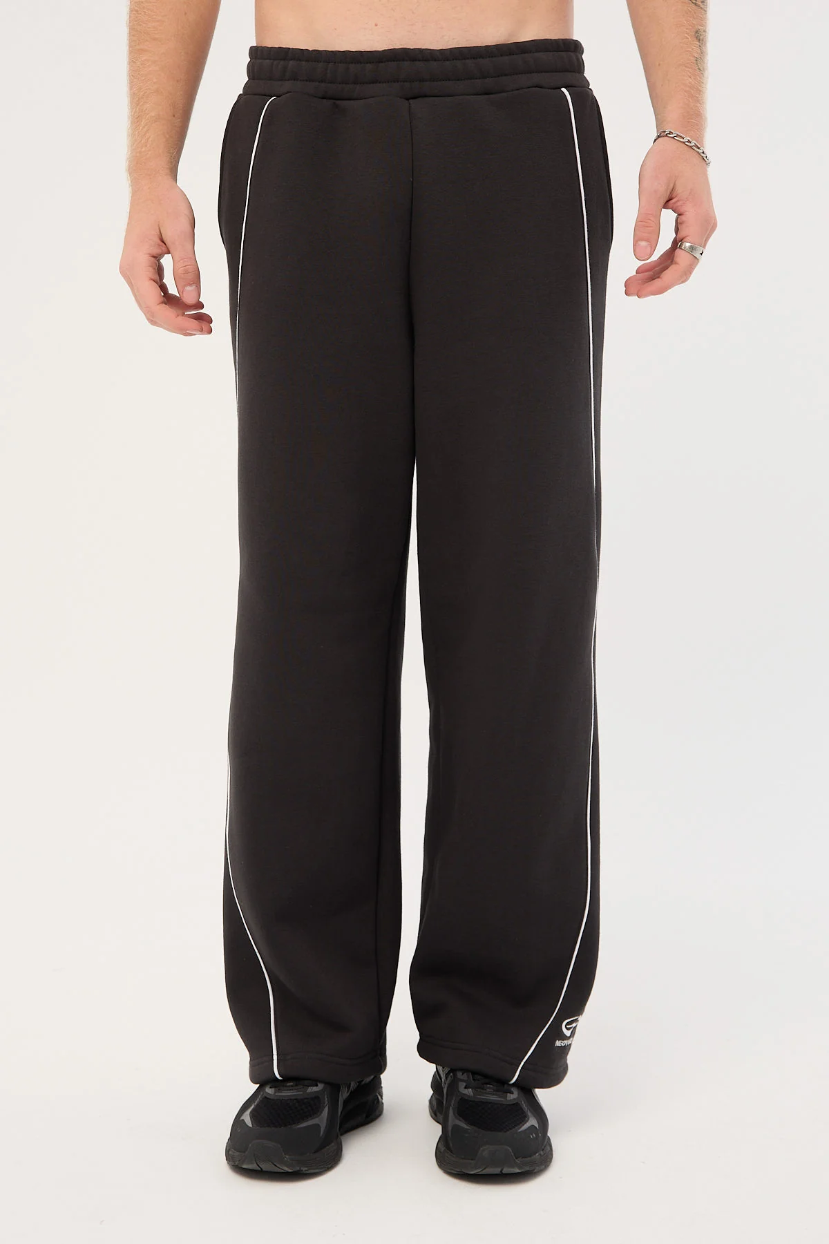 Neovision Oscillate Baggy Sweatpant Black - Image 7