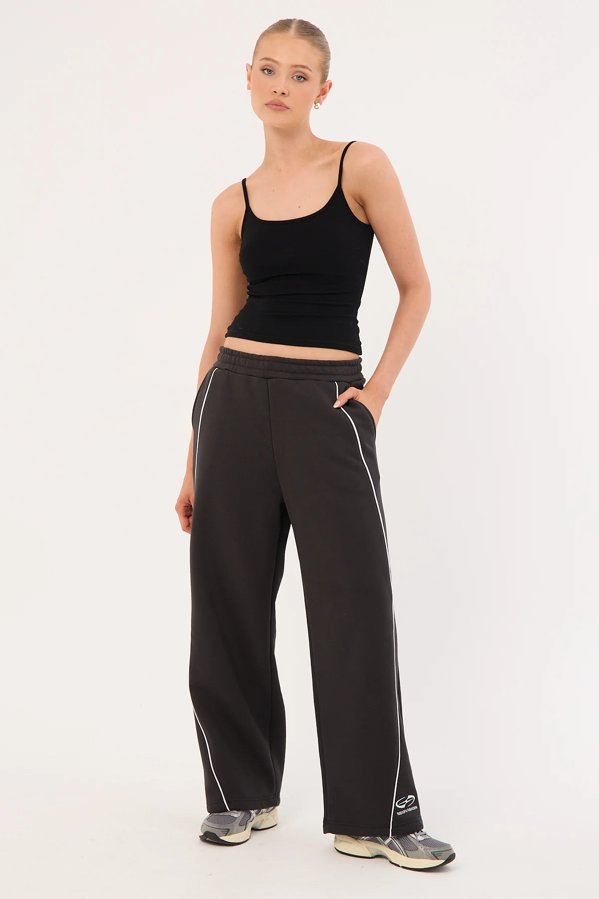 Neovision Oscillate Baggy Sweatpant Black - Image 8