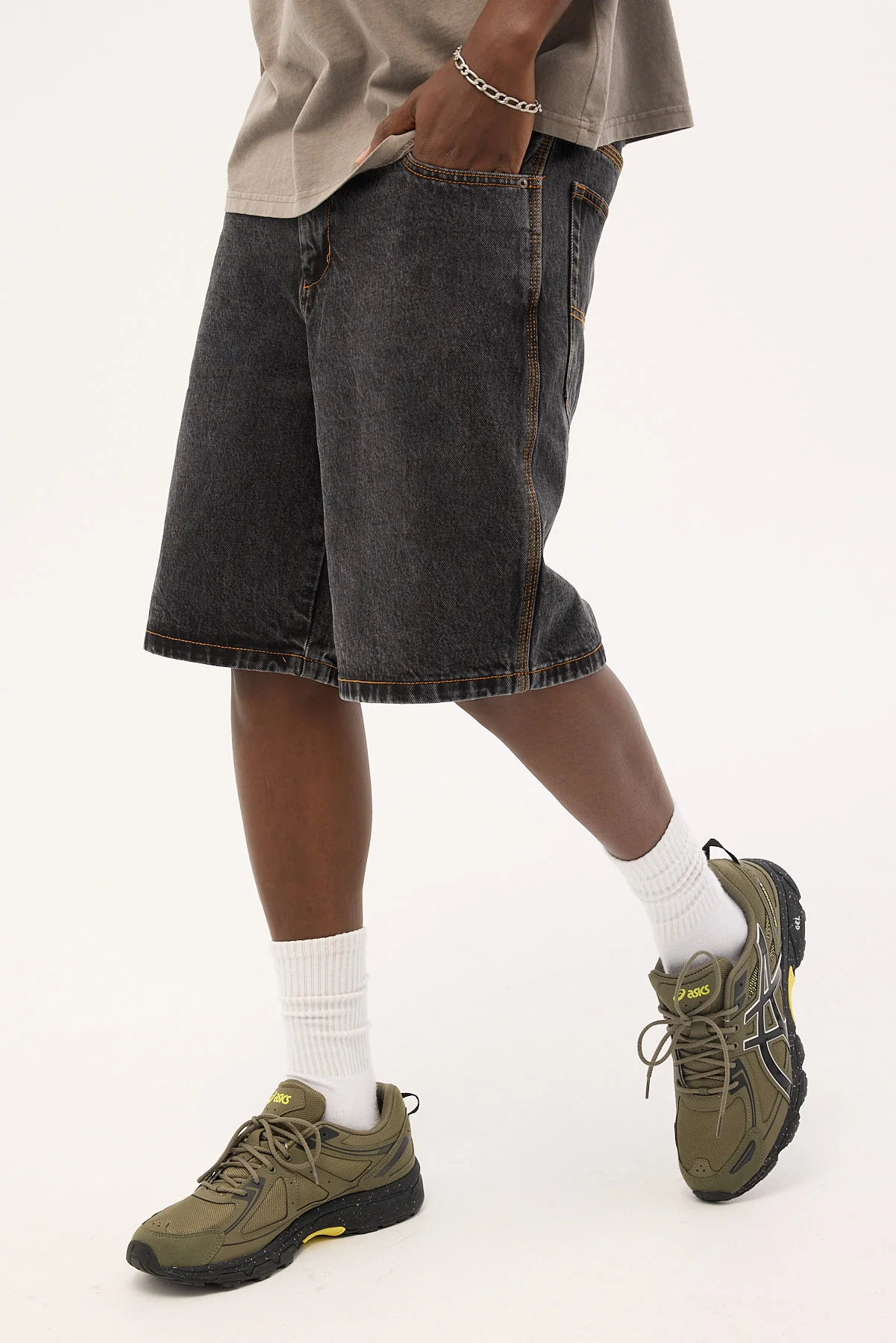 Worship Big Dawgs Jean Short Black Rinse - Image 3